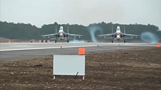 En Crimée, Russes et Ukrainiens avancent leurs pions