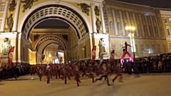 Новогодний забег Дедов Морозов в Санкт-Петербурге 