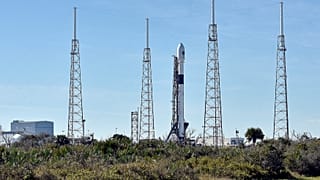 SpaceX 500 milyon dolarlık uydu taşıyan Falcon 9 roketini uzaya gönderdi
