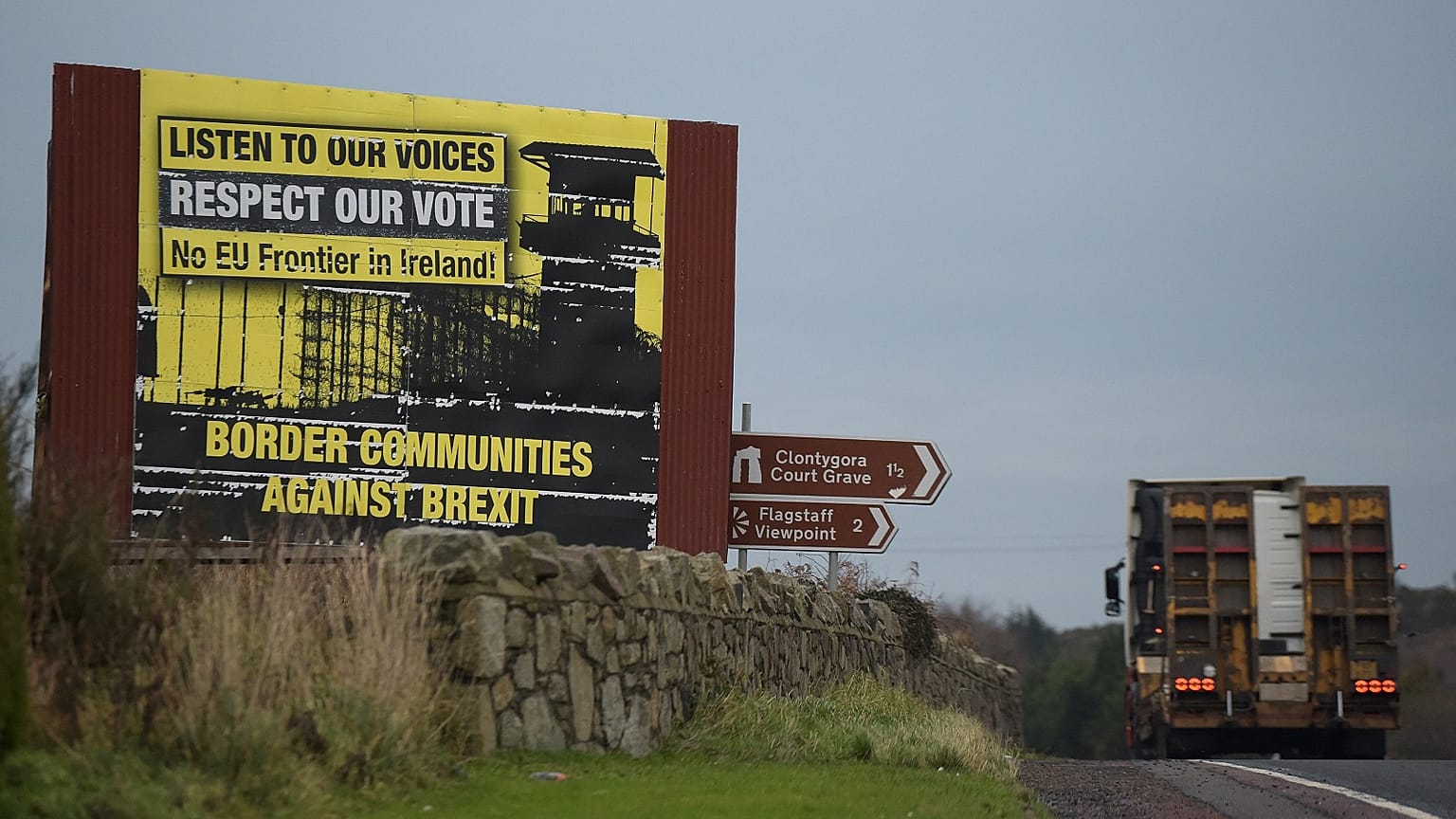A lorry crosses the Irish border into Northern Ireland.