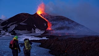 İtalya'da Etna'dan sonra bir yanardağ daha faaliyete geçti