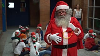 Dünyada Noel kutlamaları: Bono konseri, plajda yılbaşı ağacı, Kolombiyalı Noel Baba  