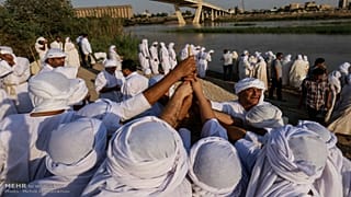 منداییان، یکتاپرستانی کمتر شناخته شده و پیروان یکی از قدیمی‌ترین ادیان جهان