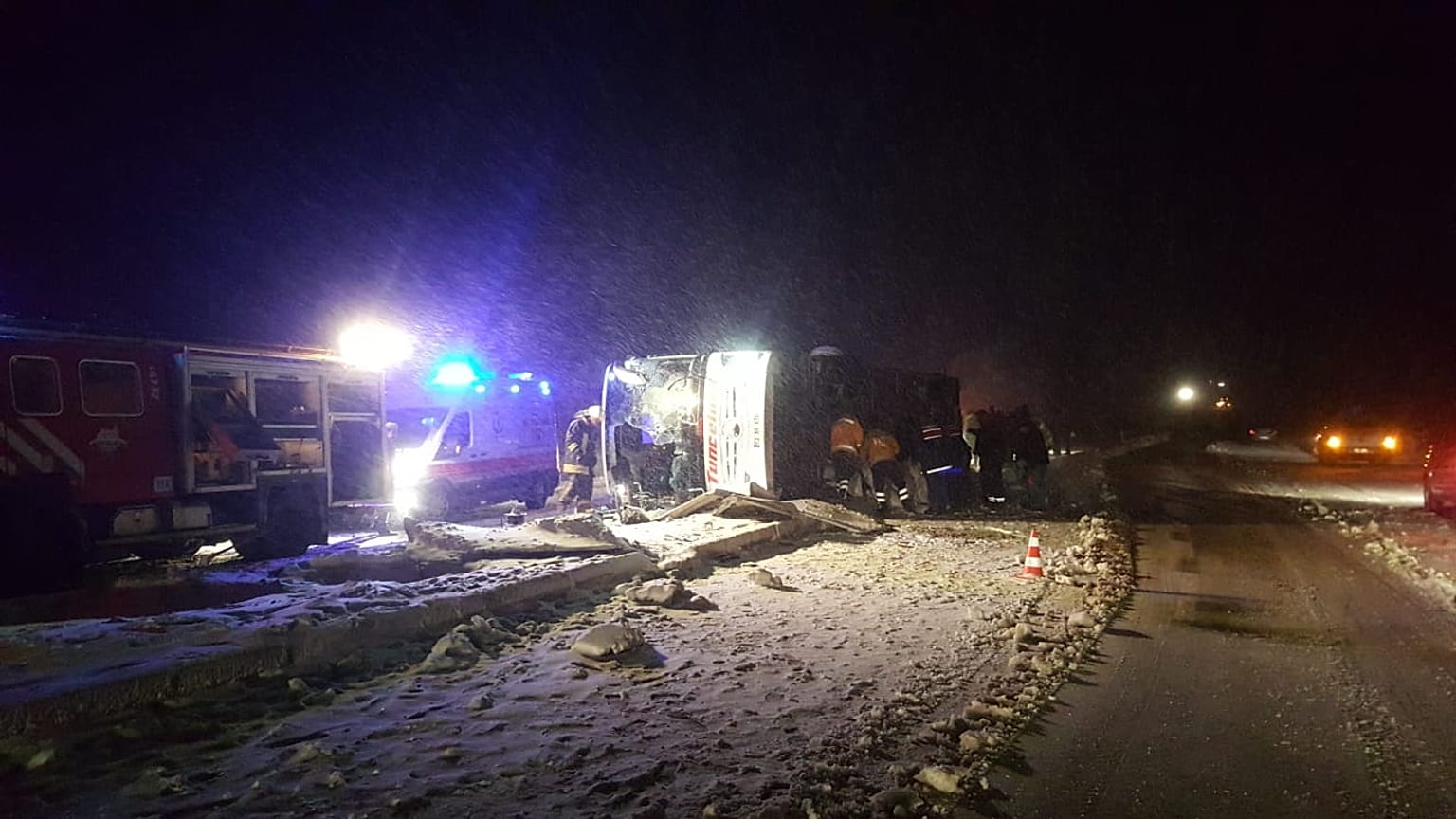 Kırşehir'de otobüs kazası: 3 ölü 35 yaralı