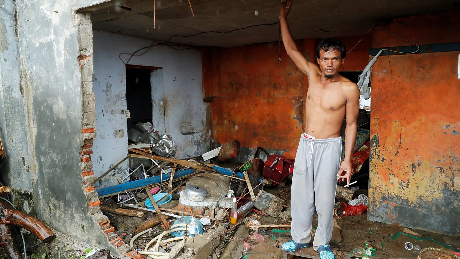 Regen erschwert Bergungsarbeiten auf Indonesien