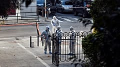 إصابة شخصين في انفجار عبوة ناسفة خارج كنيسة بوسط أثينا