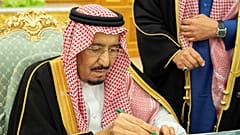 الملك سلمان يعيد تشكيل مجلس الوزراء وإبراهيم العساف وزيرا للخارجية 