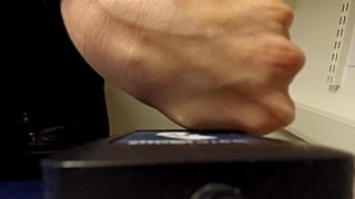 Adeus cartões. Olá microchip sob a pele