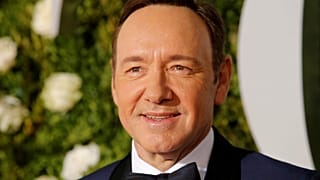 القضاء الأمريكي يراجع فيديو لنجم هوليوود كيفن سبيسي متحرشاً بقاصر 