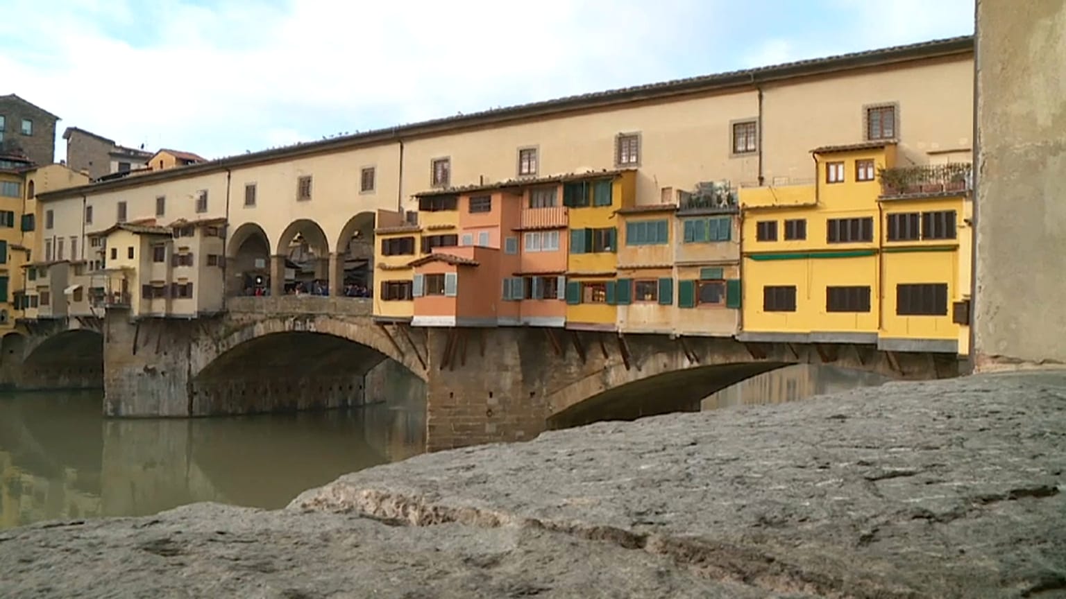Firenze, furgone danneggia colonna del Corridoio Vasariano 