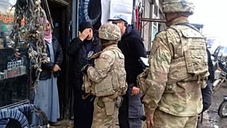 L'esercito siriano entra a Manbij al confine con la Turchia