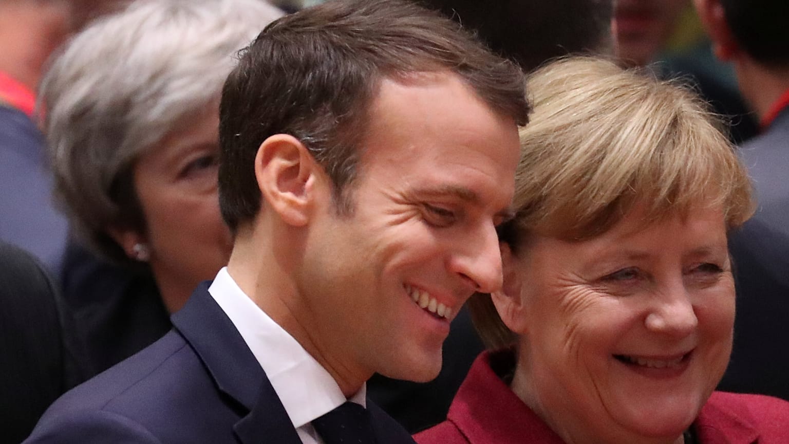 Merkel ve Macron: Ukrayna'daki 'yeni yıl ateşkesi' devamlı olsun 