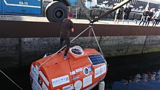 The capsule is 3m long and 2.10m wide