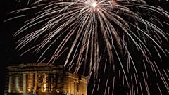 Silvesterfeuerwerke zum Jahr 2019 - rund um die Welt
