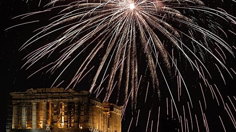 Silvesterfeuerwerke zum Jahr 2019 - rund um die Welt