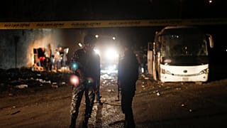 Φονική έκρηξη σε τουριστικό λεωφορείο στην Αίγυπτο