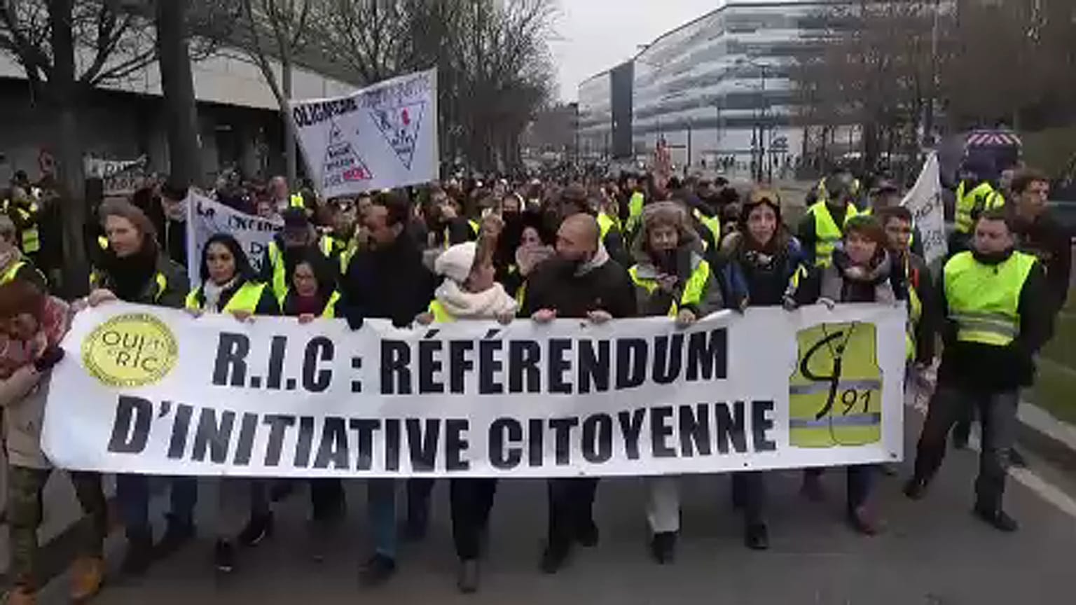 Gilet Gialli: continua la protesta, ma cortei in calo