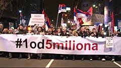 Serbien: Zehntausende protestieren in Belgrad gegen Präsident Vučić 