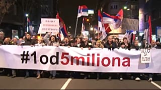 Les Serbes dans la rue contre le gouvernement