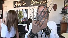 Alberto Olmedo também corta cabelo usando a técnica do "Wolverine"