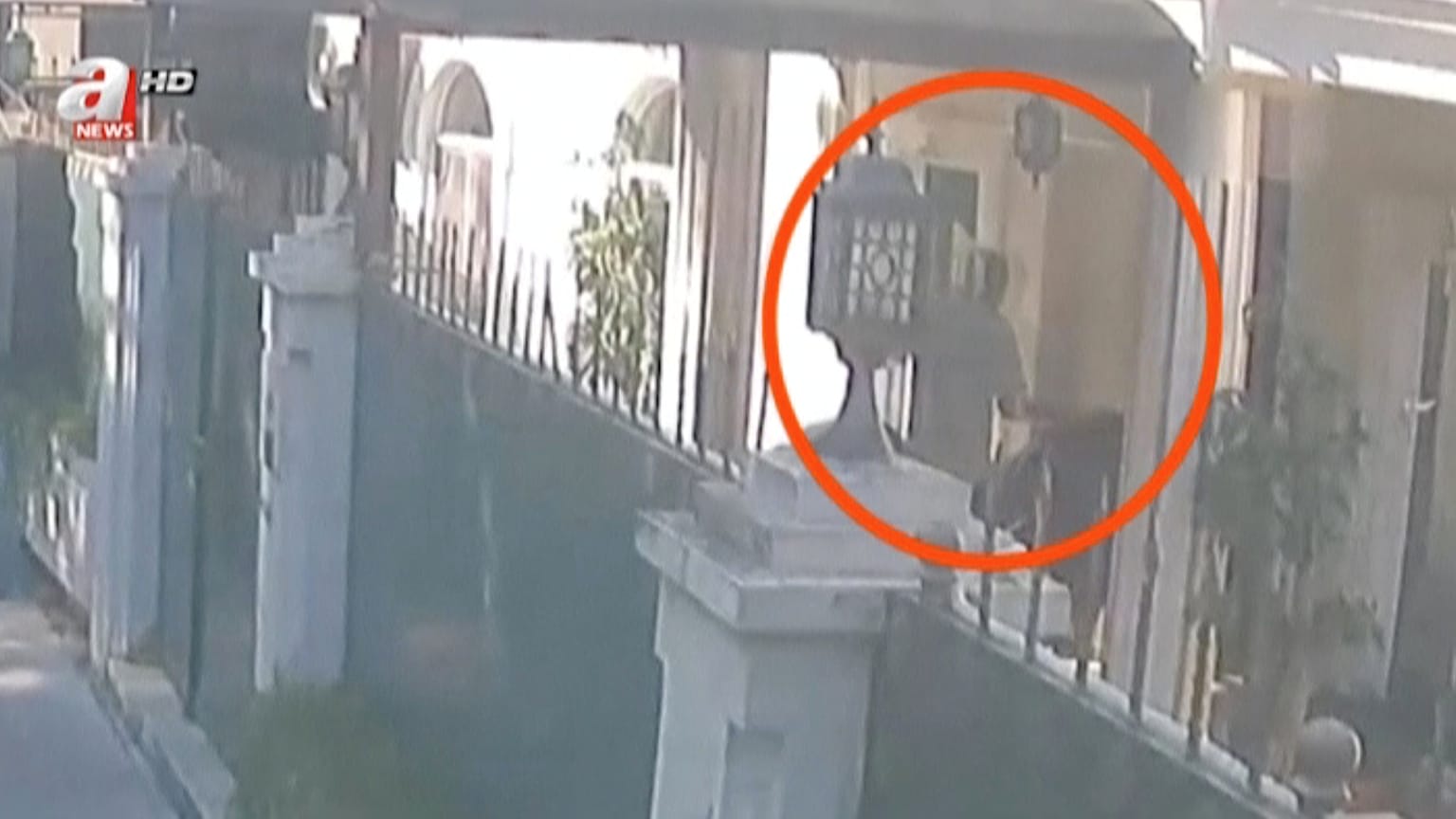Βίντεο σοκ: Μεταφέρουν βαλίτσες με τα λείψανα του Κασόγκι