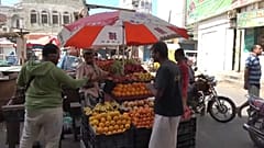 شاهد: بوادر عودة الحياة تدريجيا إلى الحديدة باليمن