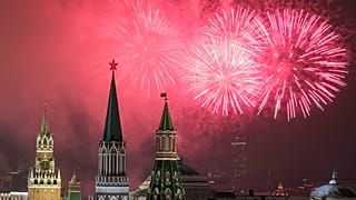 Фото и видео: новогодние гулянья в разных уголках планеты 