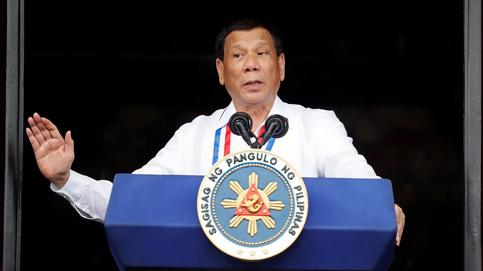 Filipinler Devlet Başkanı Duterte gençken yaptığı cinsel tacizi detaylarıyla anlattı 