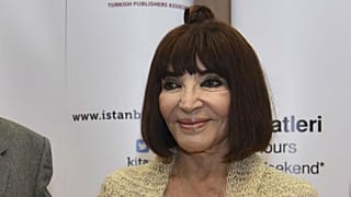 Yaşamını kaybeden Türk tiyatrosunun usta ismi Gülriz Sururi'ye sessiz veda