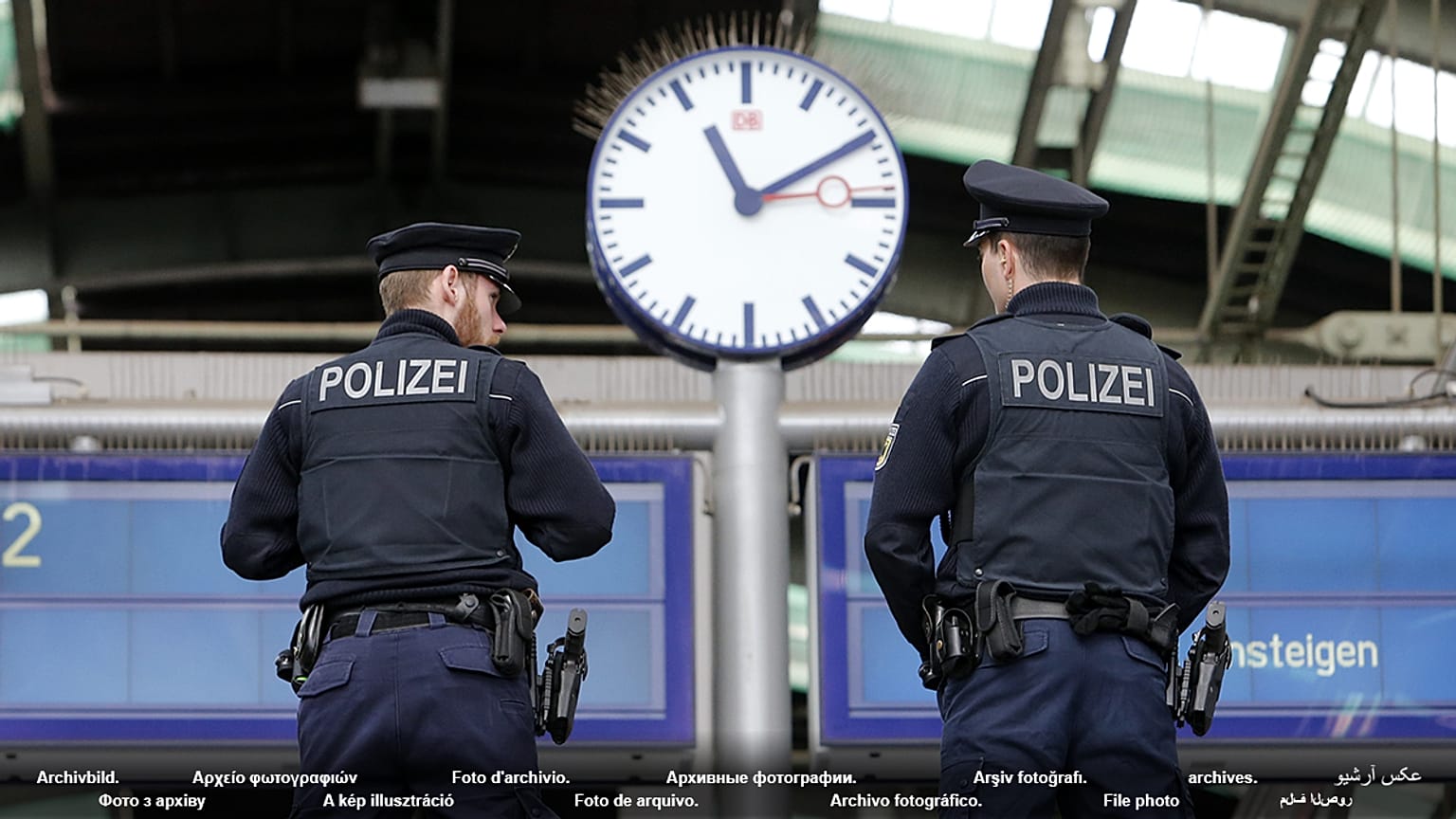 Alemania: un hombre embiste a inmigrantes con su vehículo en Nochevieja  