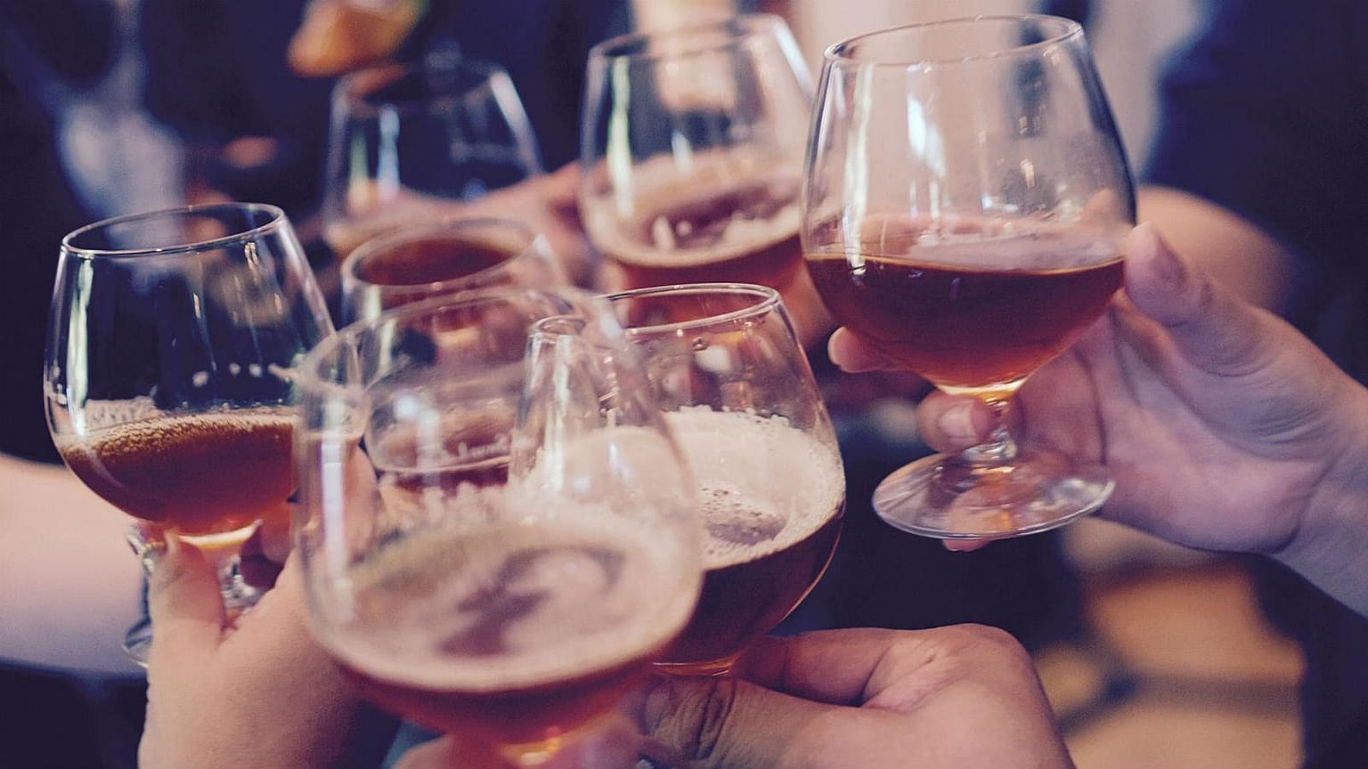 Infographie : dans quel pays européen dépense-t-on le plus en alcool ? 