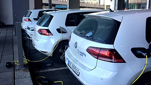 Electric cars charging in Oslo