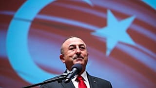 Çavuşoğlu'ndan Yunanistan'a uyarı: Elimizden bir kaza çıkmasın