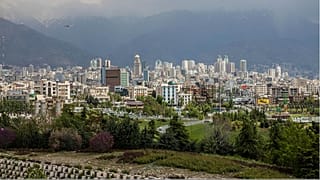 Tahran'ı kaynağı bilinmeyen pis koku sardı