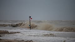 La tempesta Pabuk si abbatte sulla Thailandia