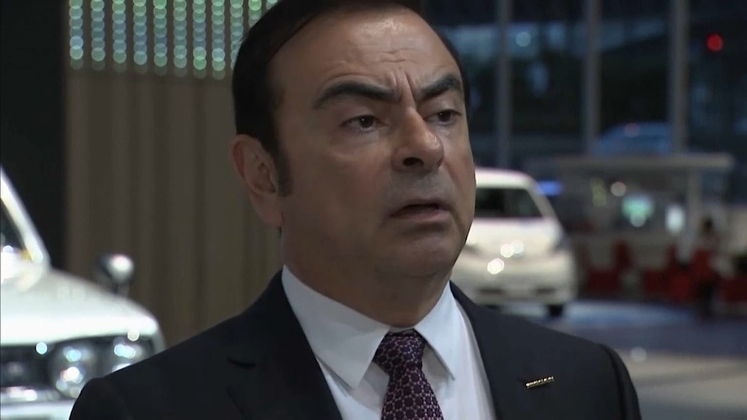 Carlos Ghosn contre-attaque