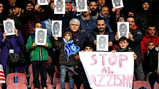 İtalyan futbolu: Tribünleri terk eden taraftarlardan Koulibaly tezahuratlarına ırkçılık manzaraları