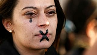 حکم غیرمنتظره دادگاه فرانسه درباره زنی که از پنجره به بیرون پرت شد