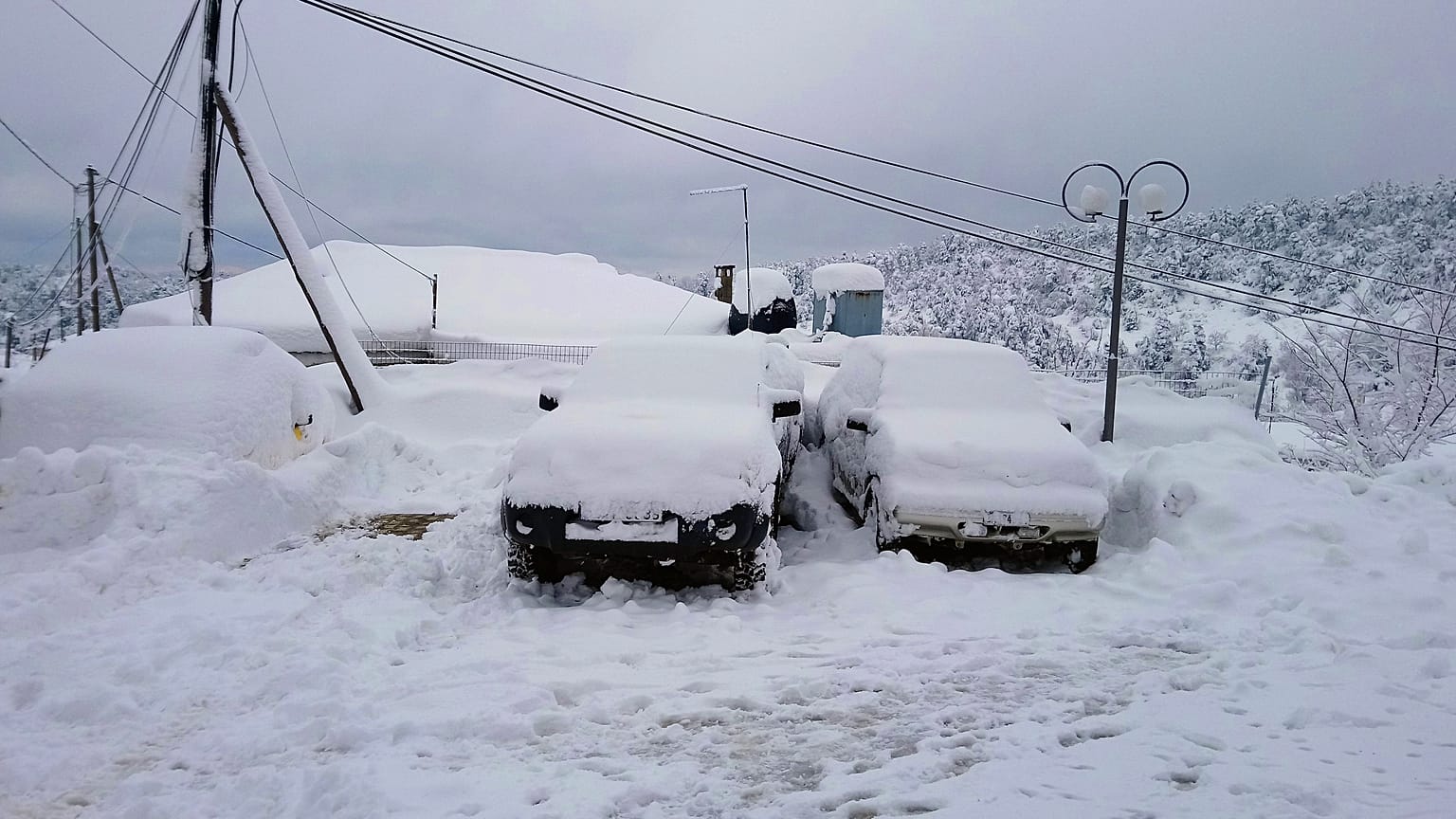 Μια νεκρή και δύο αγνοούμενοι από την κακοκαιρία στην Κερατέα 