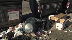 Lixo acumula-se nas ruas de Roma