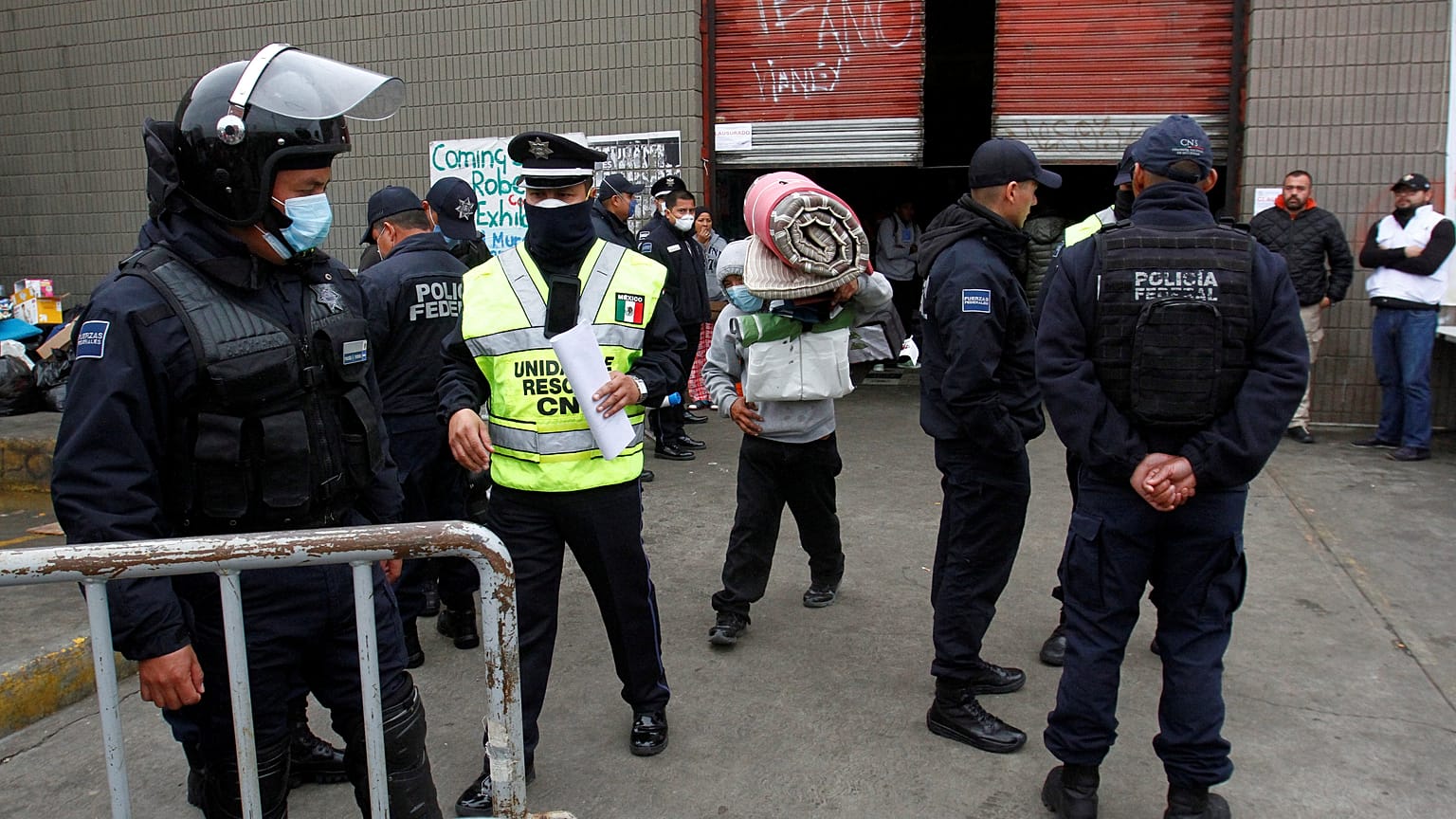 Desalojan un refugio clandestino de migrantes en Tijuana