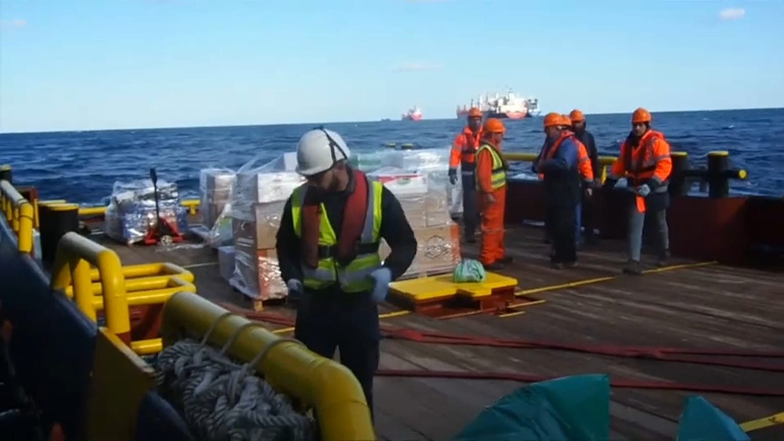 El Sea-Watch 3 lleva dos semanas a la deriva sin puerto de destino