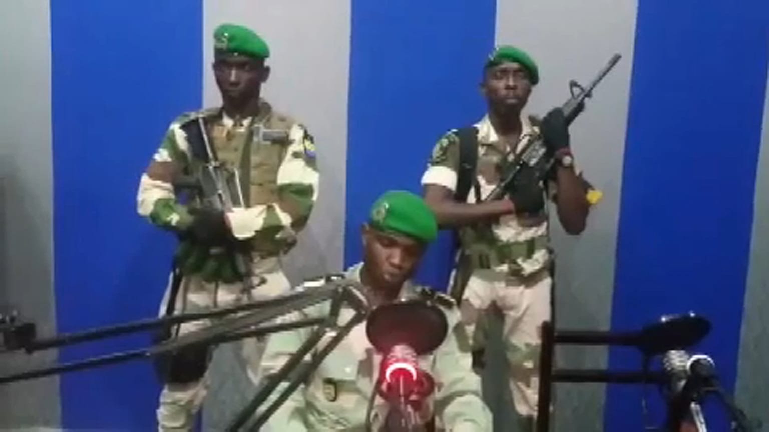 Néhány óra alatt véget ért a puccskísérlet Gabonban