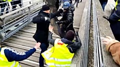 Polisleri yumruklayan Sarı Yelekli Fransız boksör gözaltında 