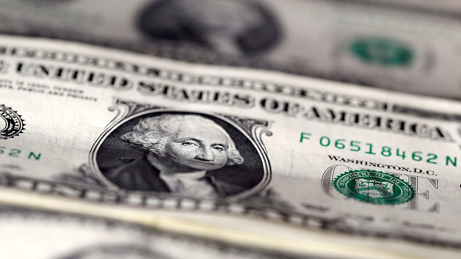 هبوط الاحتياطيات الأجنبية لمصر للمرة الأولى منذ تحرير سعر الصرف