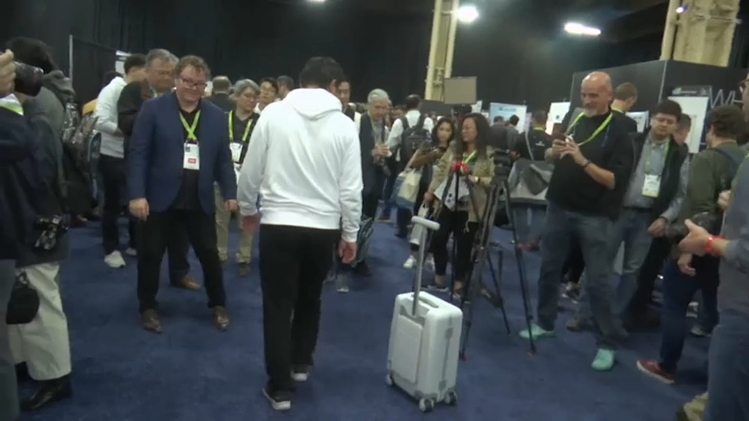 Presentan una maleta que te sigue por el aeropuerto