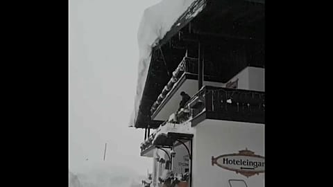 Heavy snow hits Germany and Austria