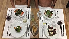 Érdeklődés hiányában bezár Párizs egyetlen nudista étterme