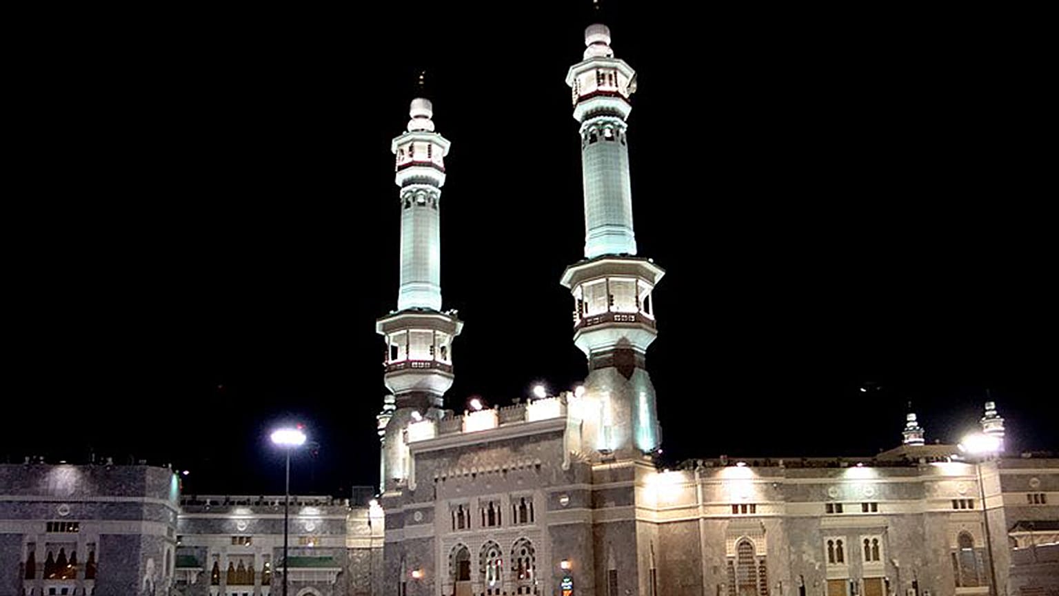 صحن مسجدالحرام در مکه پر از سوسک شد