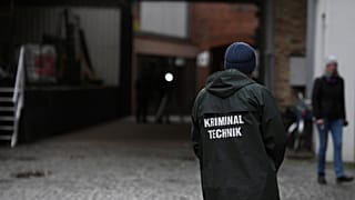 Investigadores en el lugar de la agresión